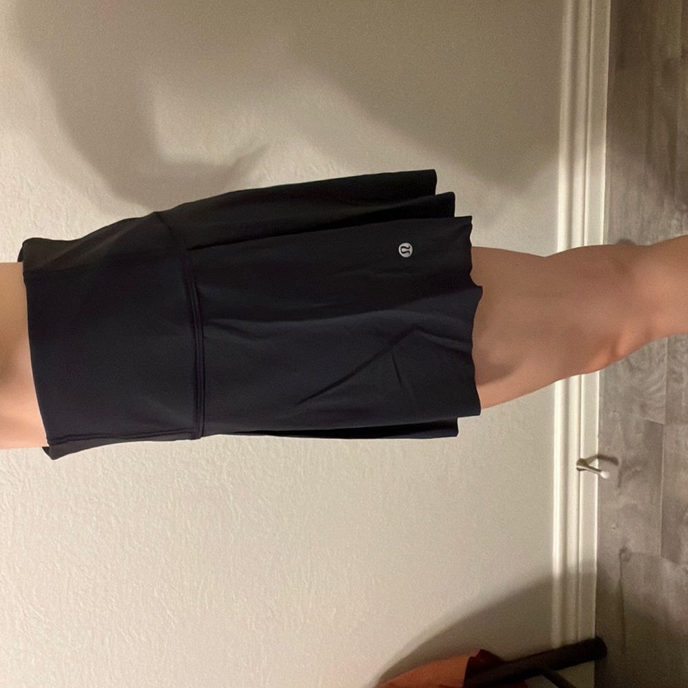 LULULEMON navy skirt